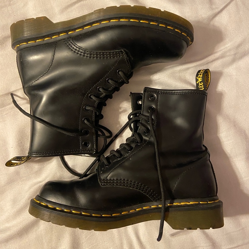 Used a couple of times so they’re a little worm but almost as good as brand new!
